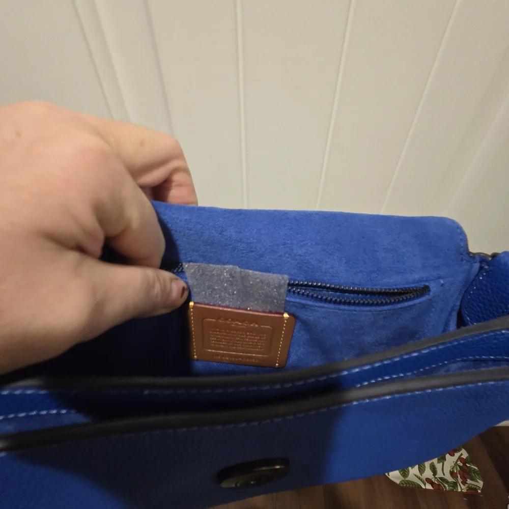 Blue Leather Shoulder Bag with C-Clasp - Picture 3 of 13